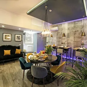 Bourbon House , Nápoles Italia